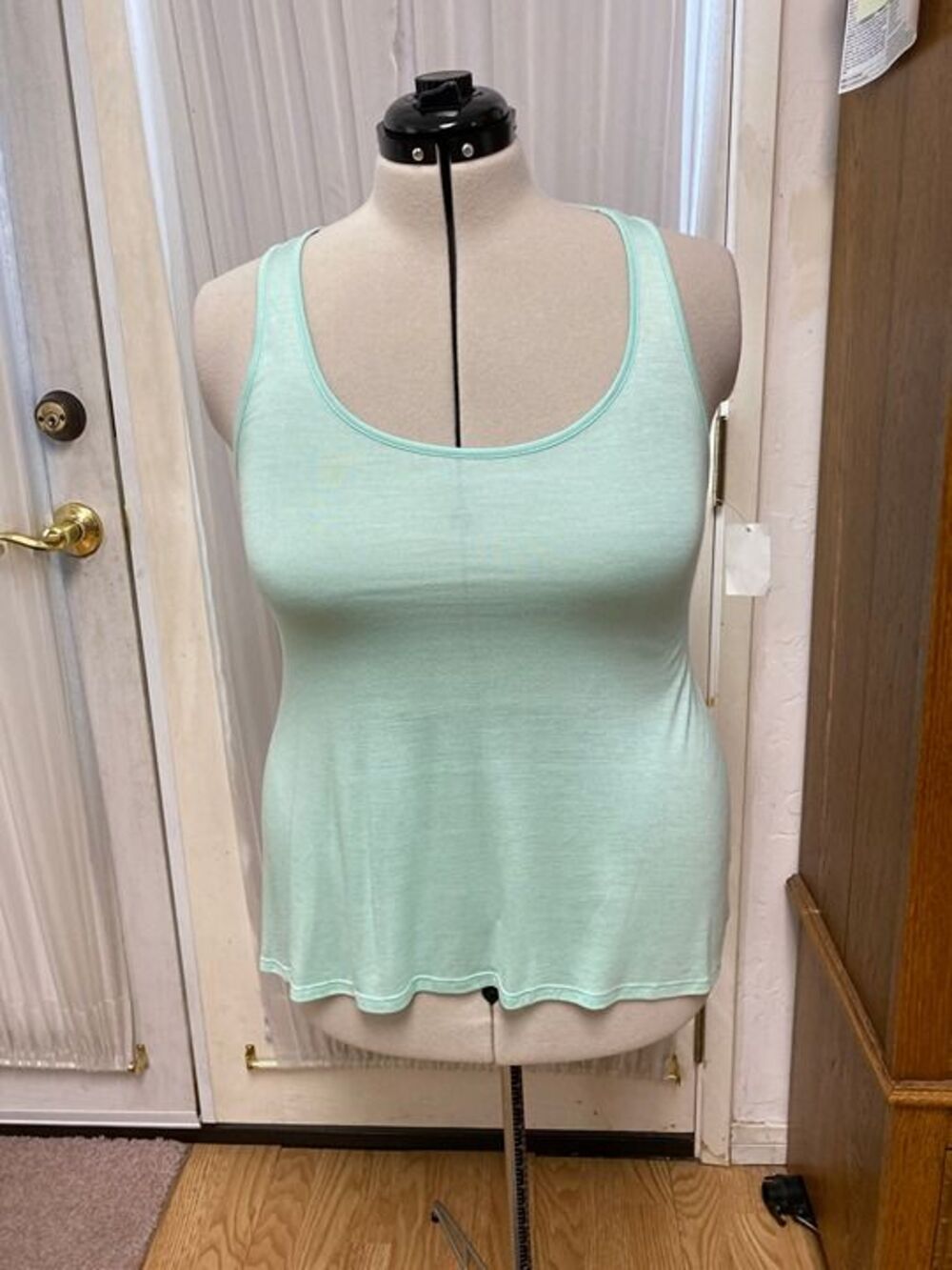 Charlotte Russe Ambiance Apparel mint green sleeveless top. Size Large. NWT